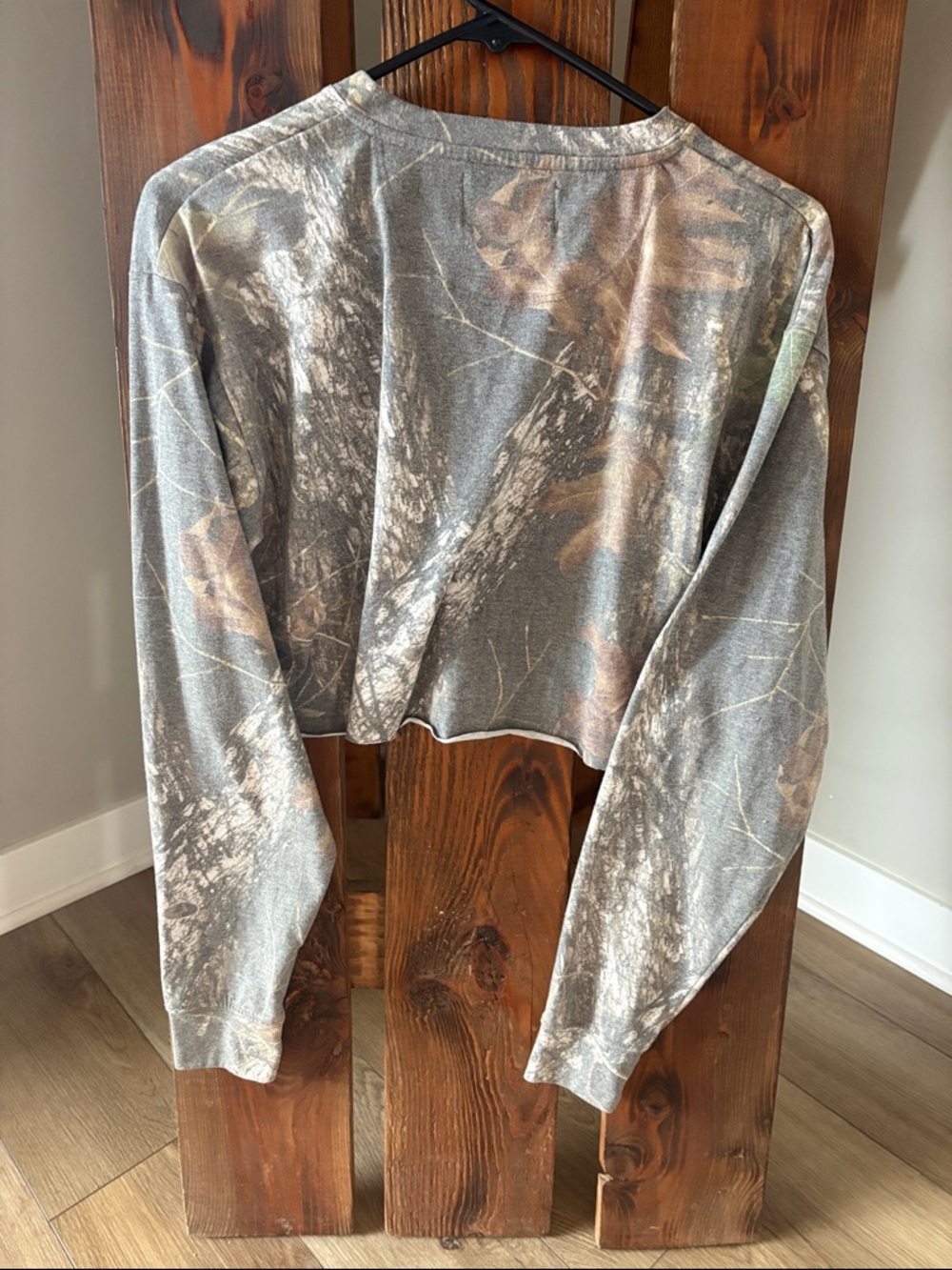 Tribe Kelley women’s Mossy Oak Break Up Camo Base Camp long sleeve - Picture 2 of 8